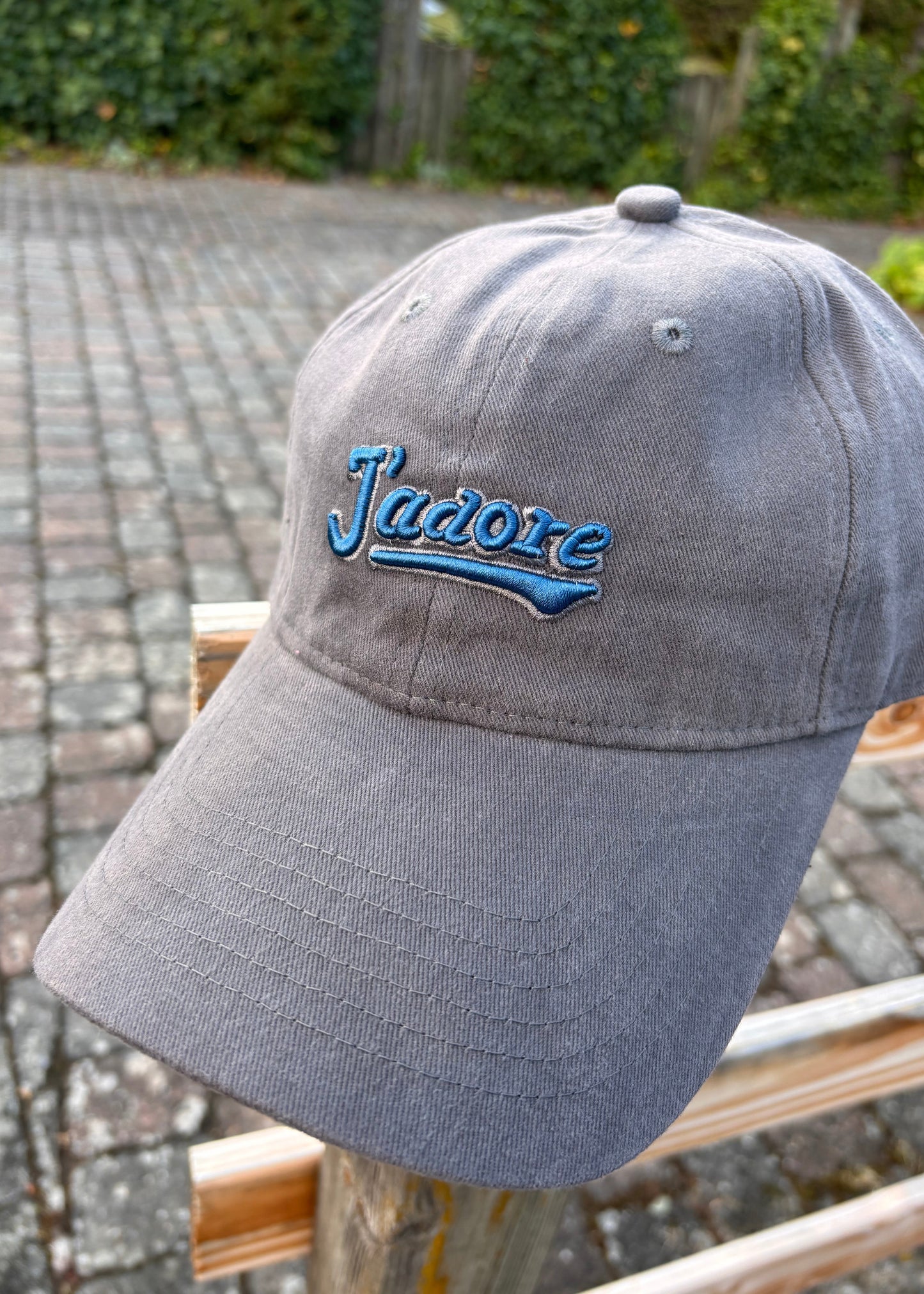 Cap J'adore