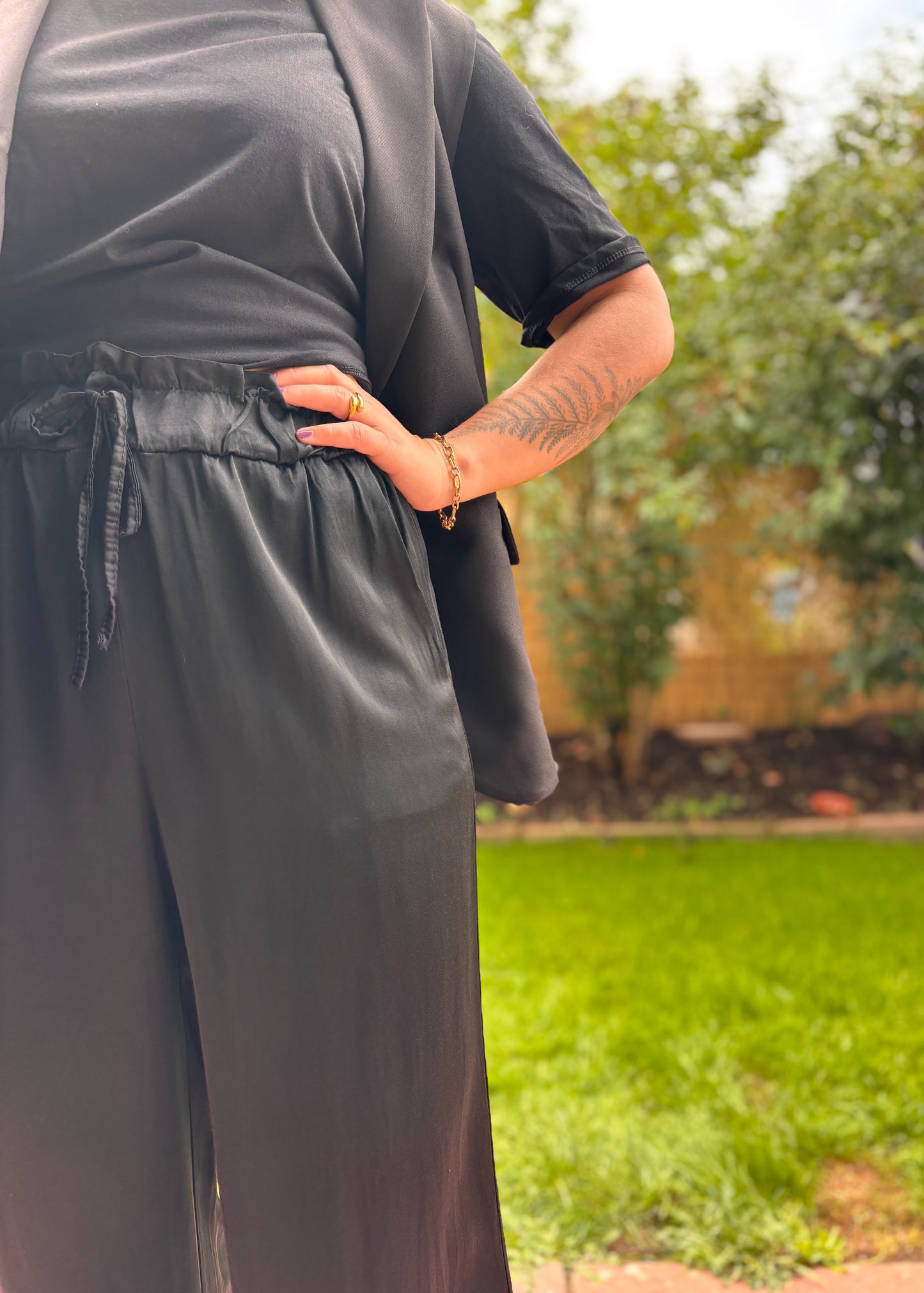 Hose Emmi Dark Black